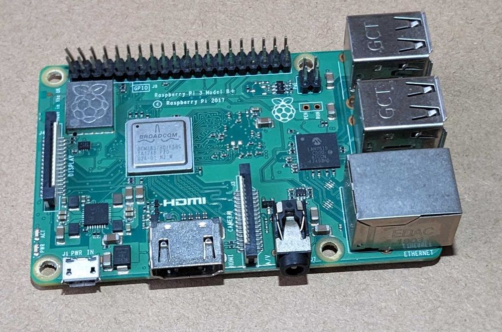 Raspberry PI 3 B+ z dodatkami