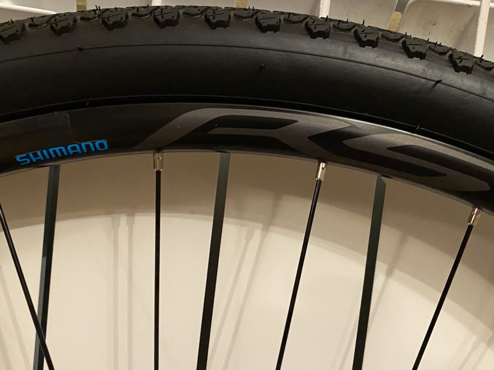 Kola gravel shimano RS z oponami