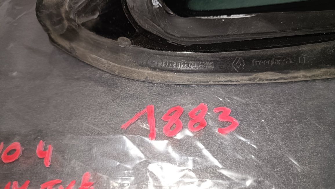 Renault Clio IV Szyba karoseryjna lewy tył