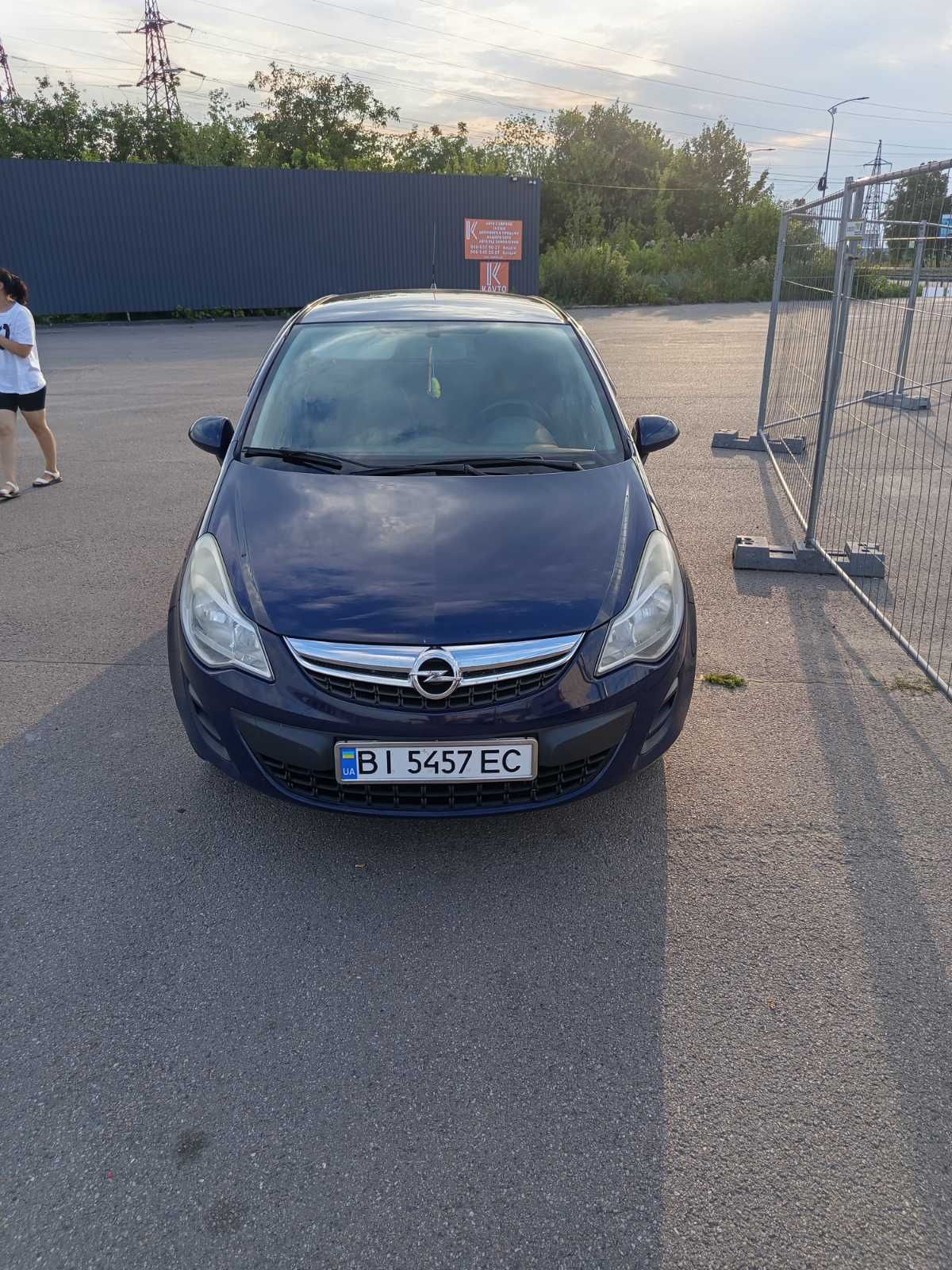 Продам автомобіль Opel Corsa D