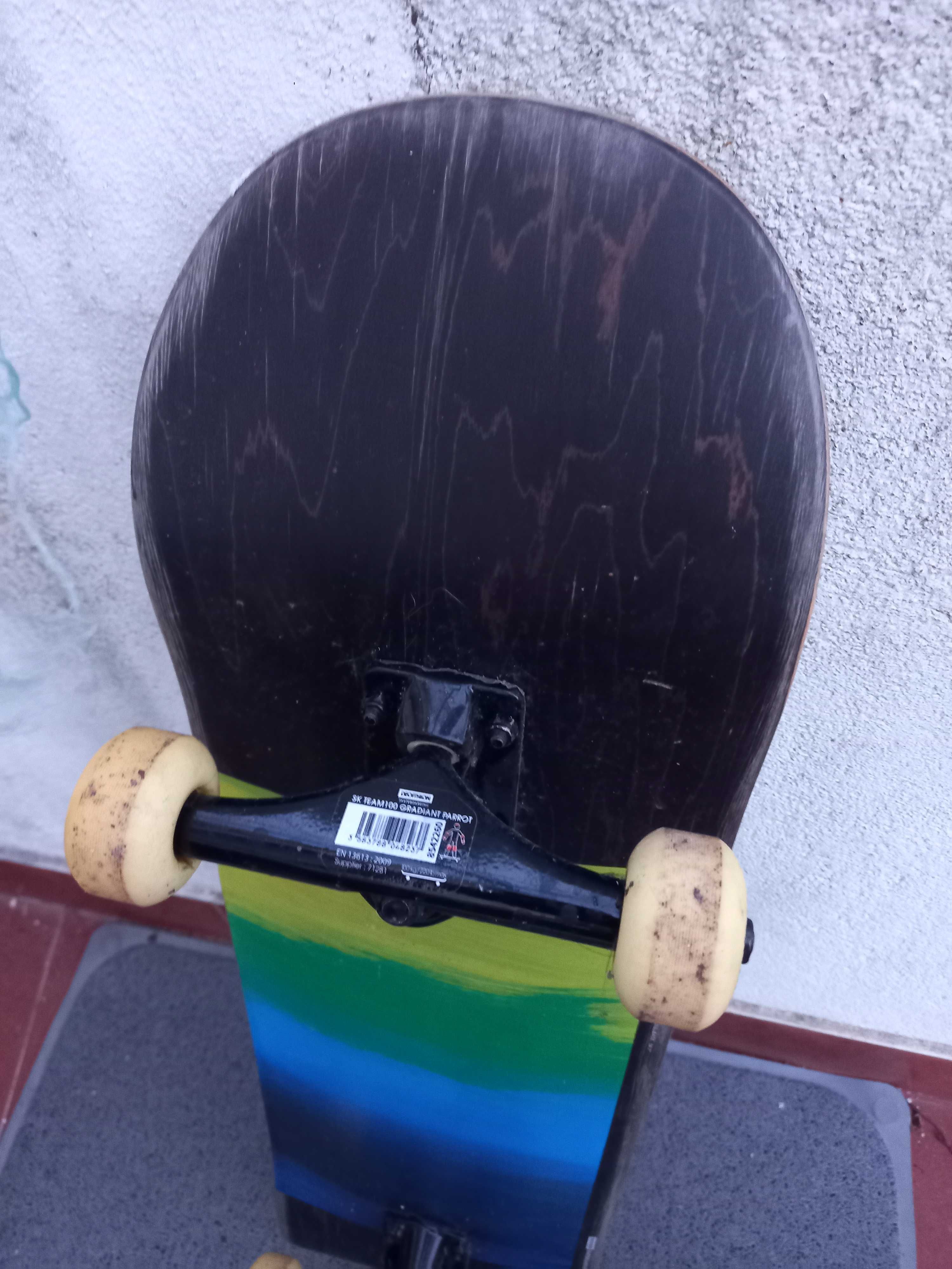 Skateboard canadian maple