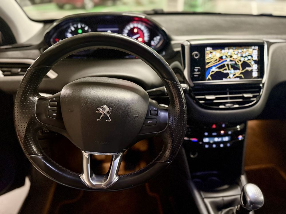 Peugeot 208 Allure