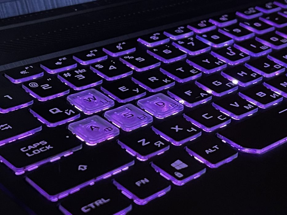 Asus TUF 17, GTX1660ti, Ryzen 7 4800h, 120hz