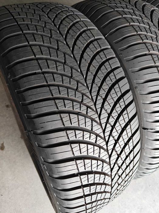 Всесезонка R17 225 55 легендарний GoodYear Vectot 4Season 24рік!