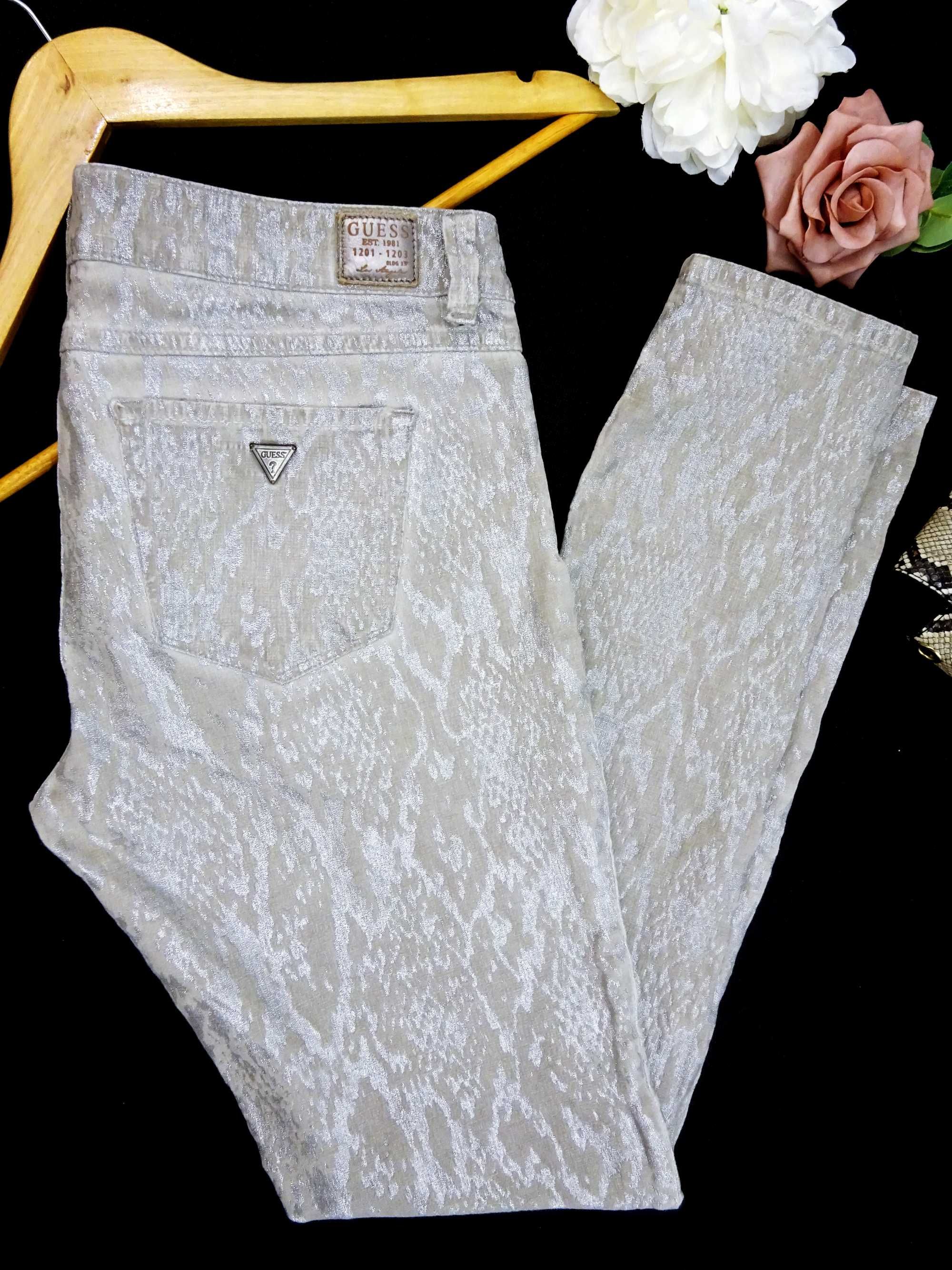 G17 skinny błyszczące spodnie damskie GUESS brokatowe wąż casual 42 XL