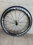 Roda dianteira Mavic em carbono