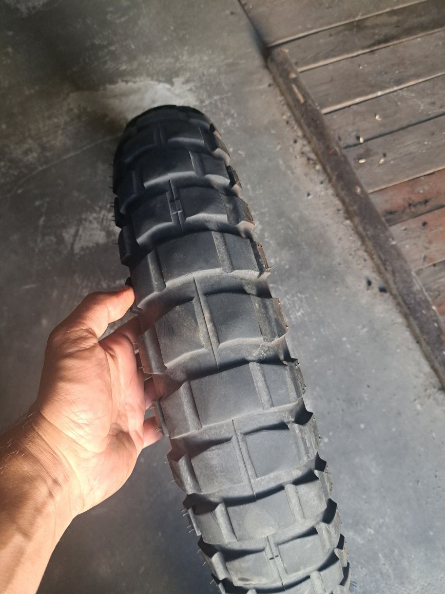 Продам резину на мотоцикл 150 70 17 і 110 80 19