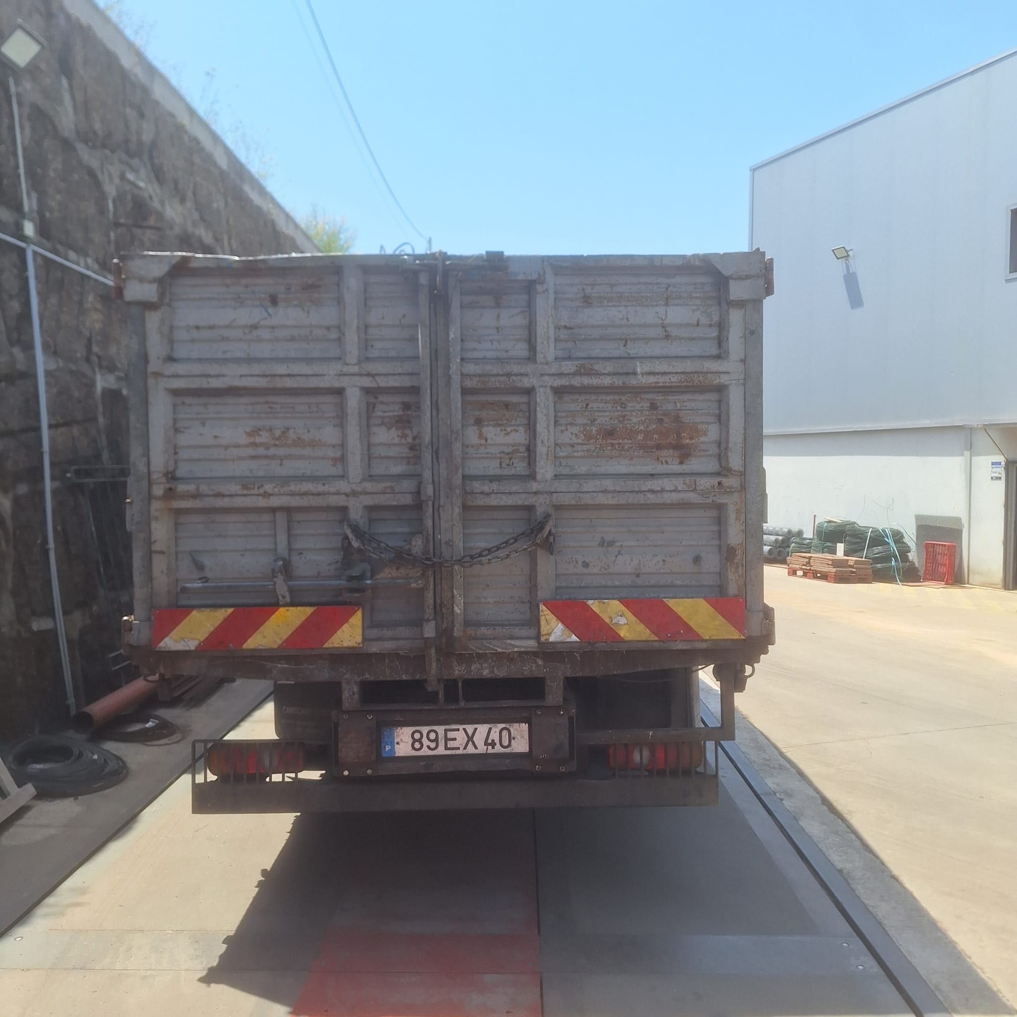 Mitsubishi Fuso Canter 3.5t com Grua