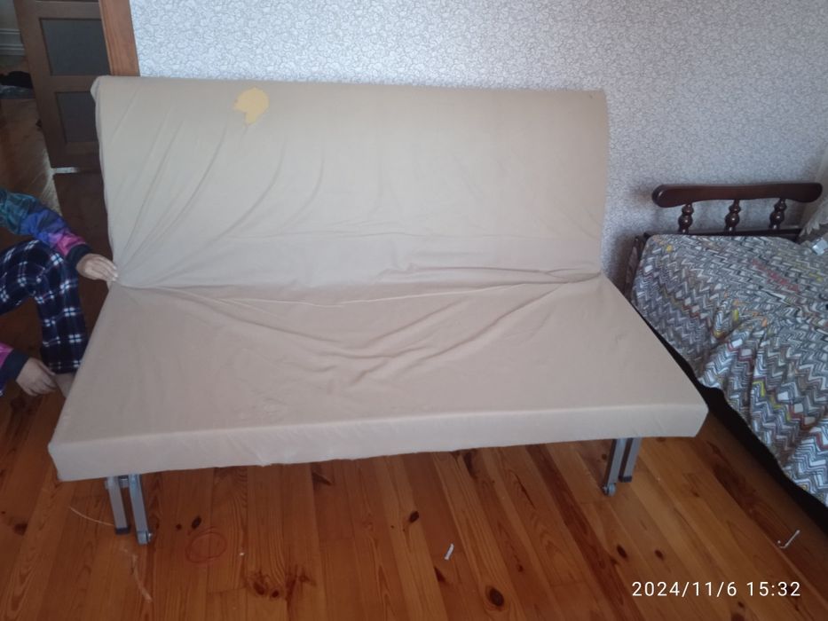 Диван- розкладушка Б/У