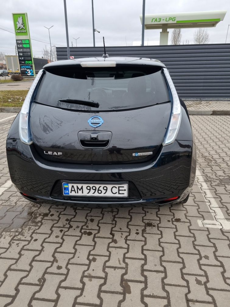 Продам Nissan Leaf