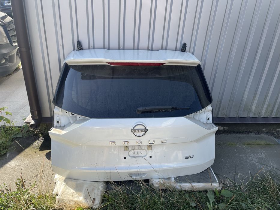 Продам кришка багажніка ляда Nissan Rogue t33 2021,2022,2023 колір qab