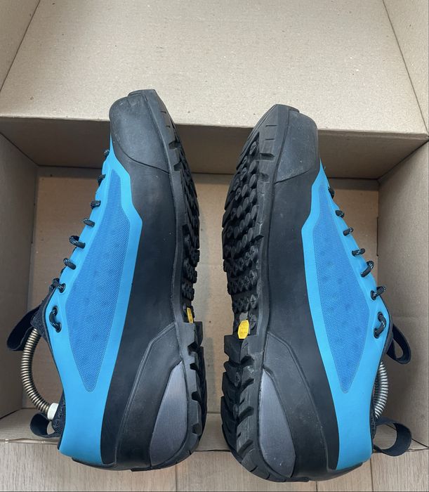 Кросівки Arcteryx