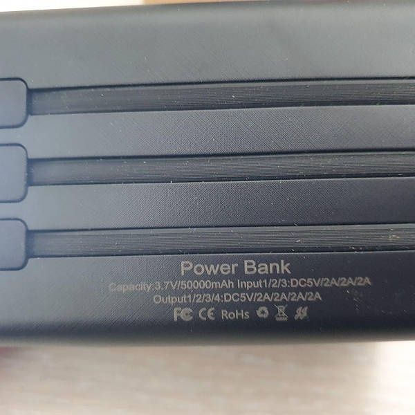 Power Bank 50000 mAh с фонариком и кабелям. Распродажа!