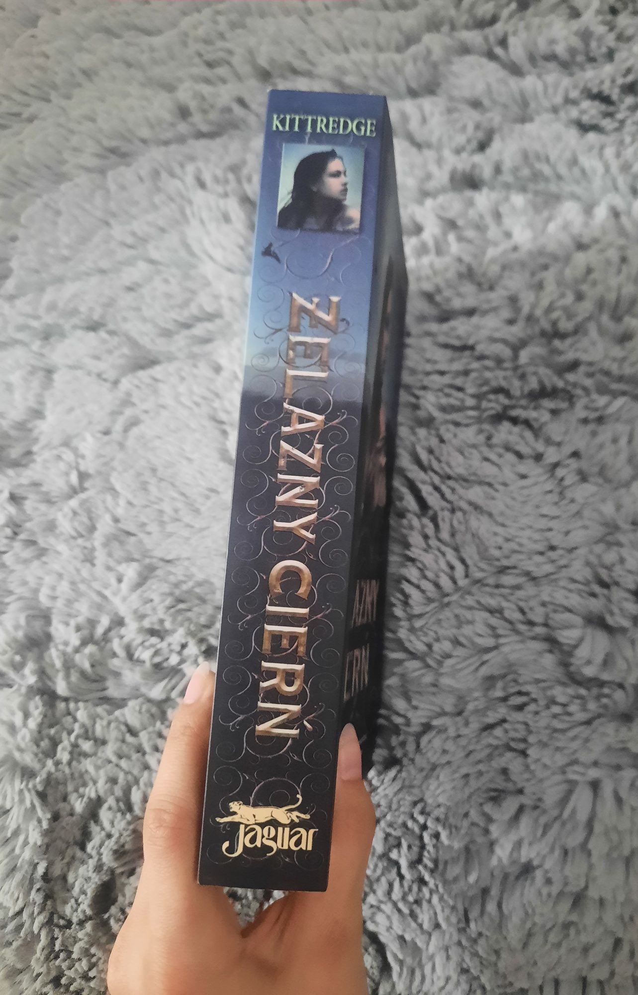 Żelazny Cierń książka Caitlin Kittredge fantasy sci fi young adult