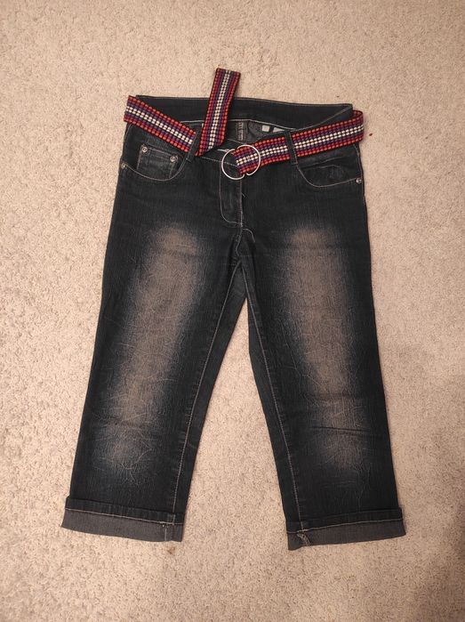 Spodenki długości 3/4 dla dziecka marka C&A rozmiar 152 cm