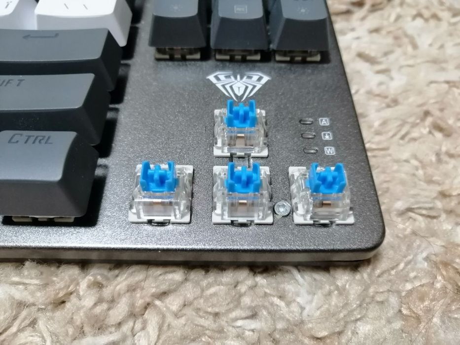 продаю клавіатуру Aula