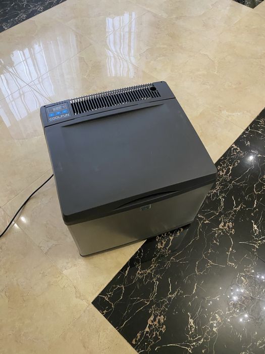 Компрессорный портативный холодильник,морозилка Waeco CoolFun CK-40D-2