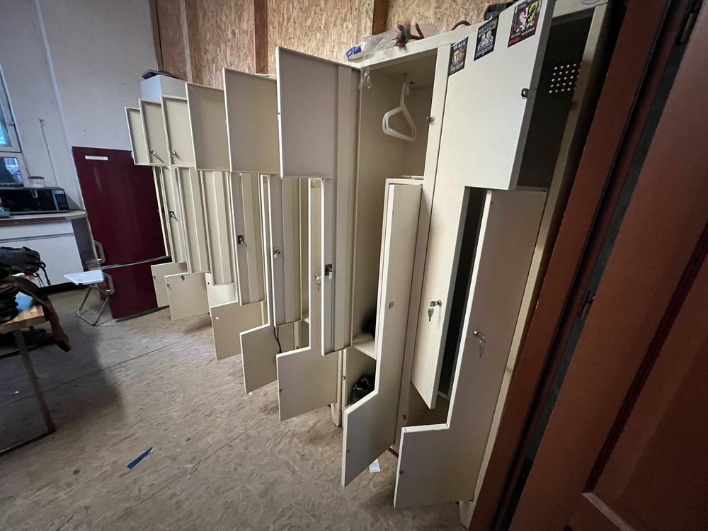 Szafki pracownicze 4 szt. Szatnia socjalny pokoj