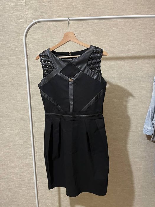 Вечірня   сукня .