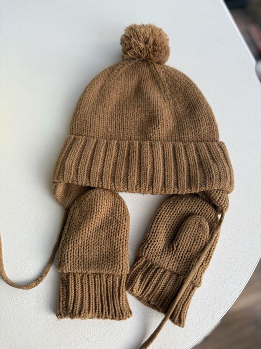 Продається зимова шапочка і рукавички від h&m(74-80)9-12 м