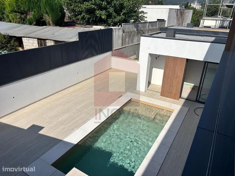 Moradia V4+1 com Piscina, Turiz