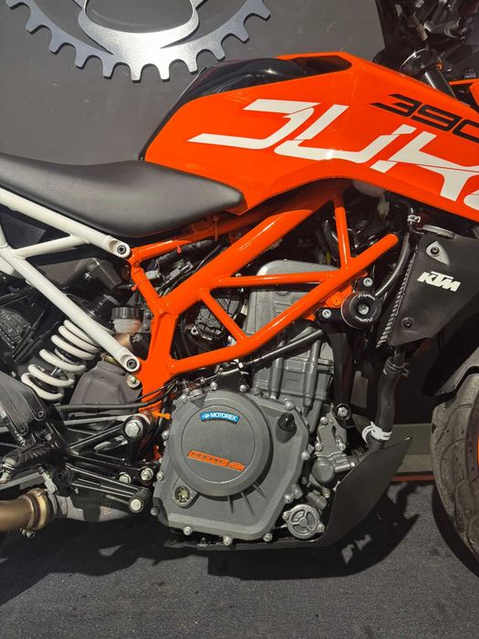 KTM 390 DUKE DE 2020 COM 24696 KMS