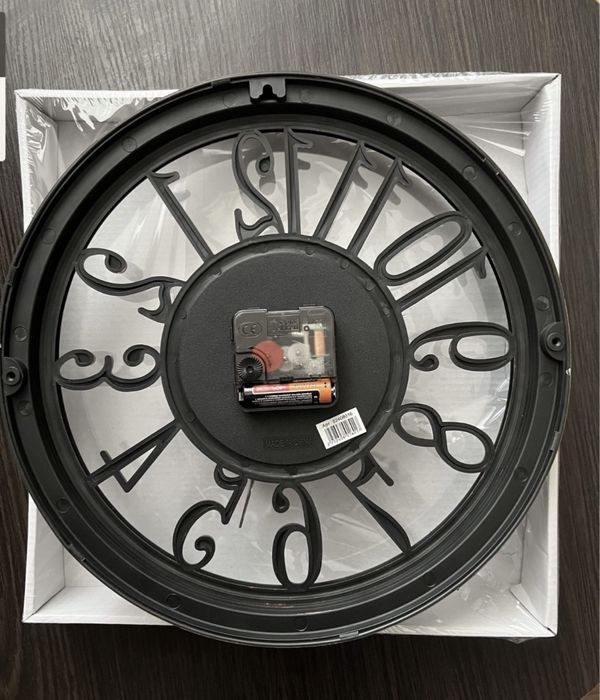 Часы настенные кварцевые