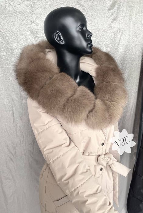 Пуховик зимовий бежевий з натуральним хутром песця. Розміри з 42 до 54