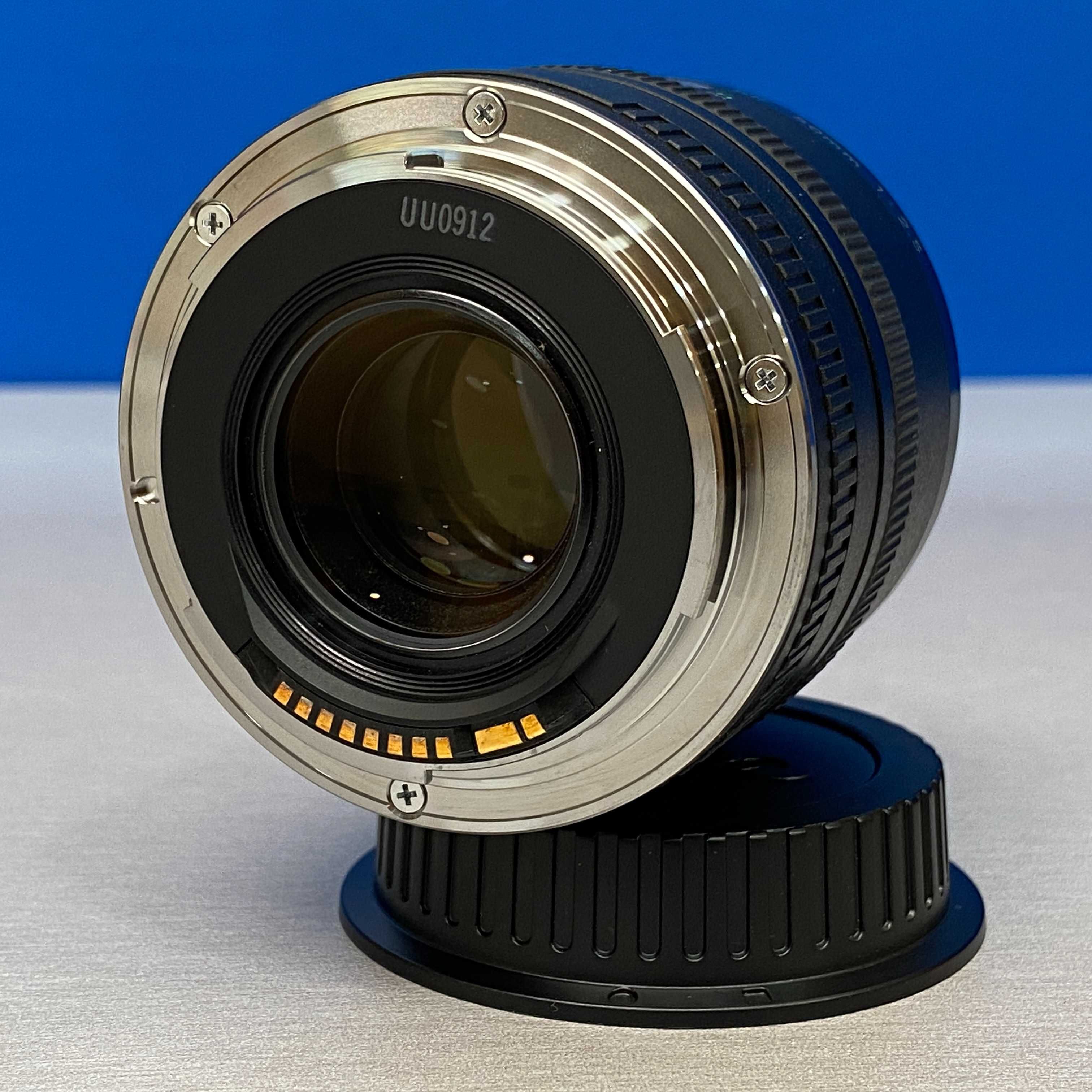 Canon EF 50mm f/2.5 Compact-Macro