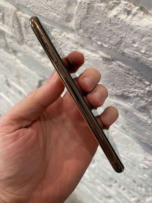 iphone 11 pro gold 64gb не вмикається на запчастини екран корпус