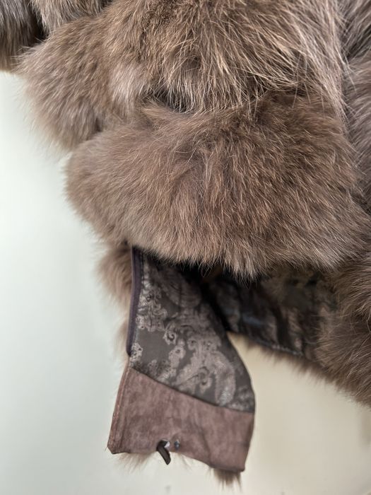 Продам шубу з натурального хутра (песець),стан нової.