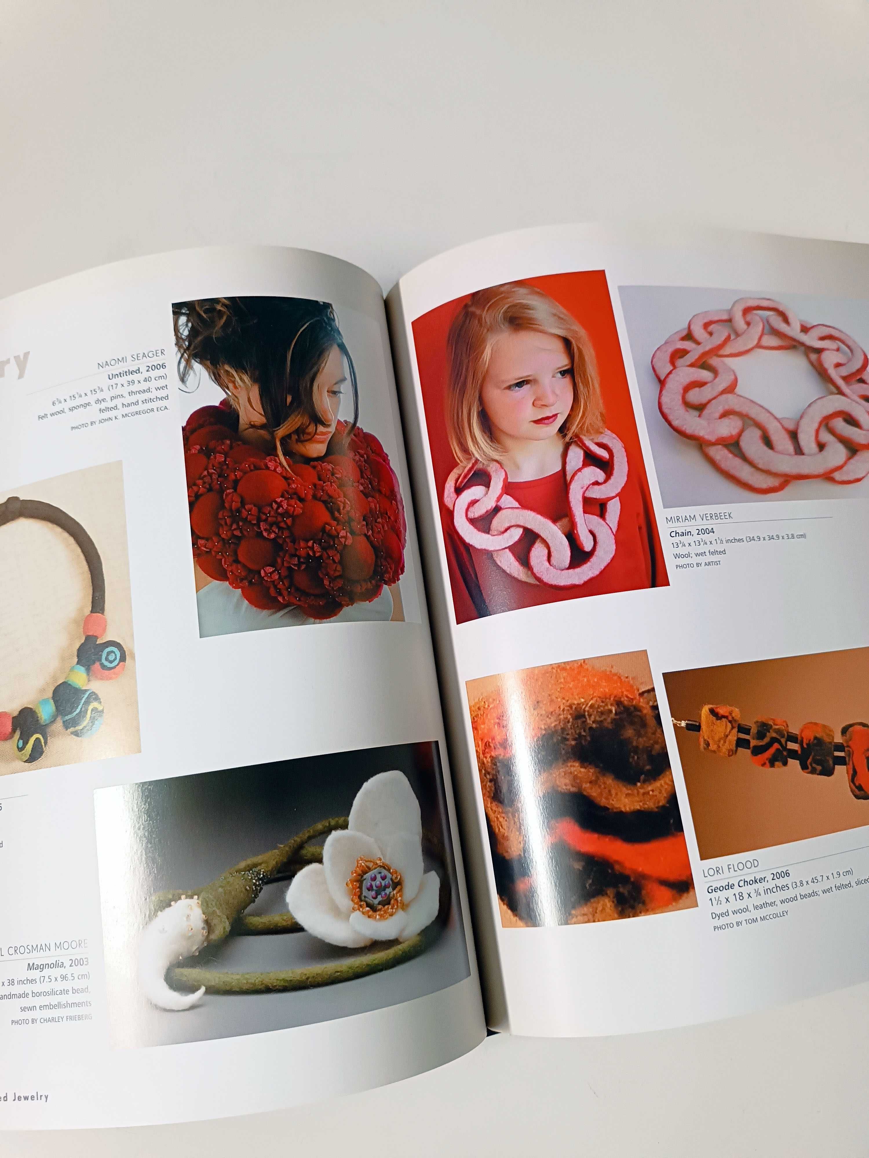 Livro 'Felted Jewelry: 20 Stylish Designs'