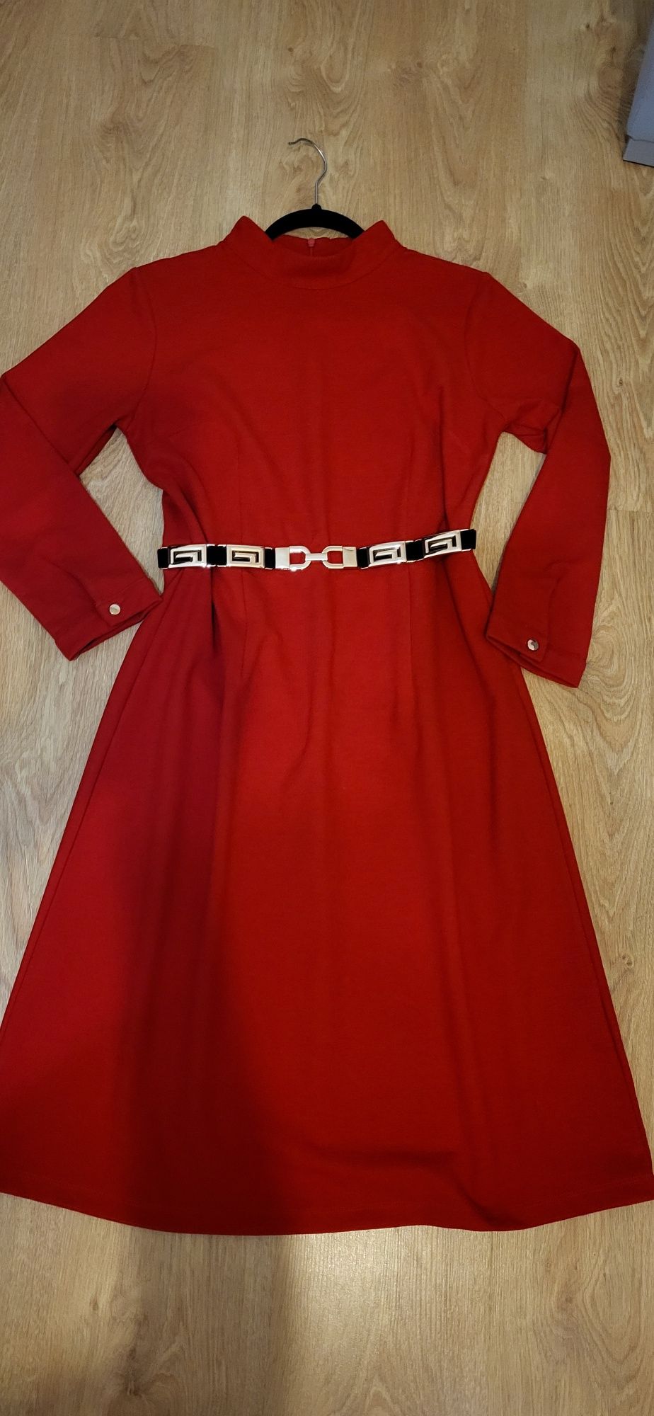 Sukienka midi czerwona M/L