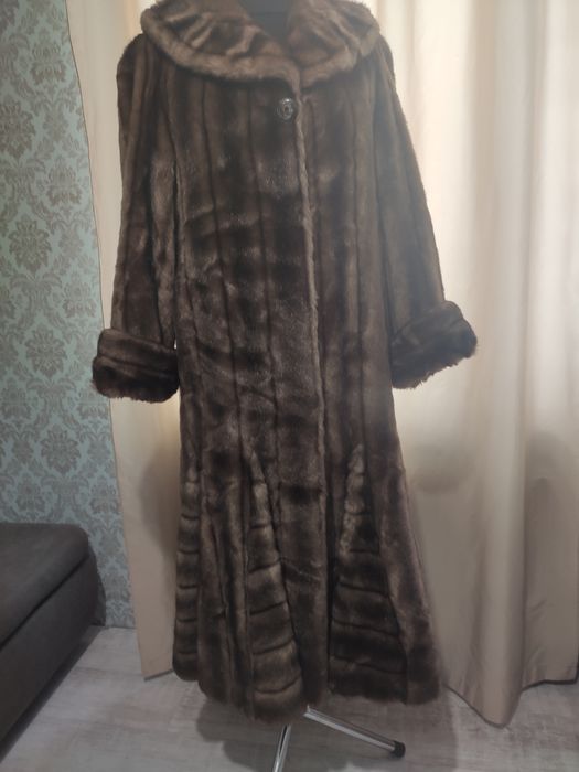 Якісна шуба зі штучного хутра