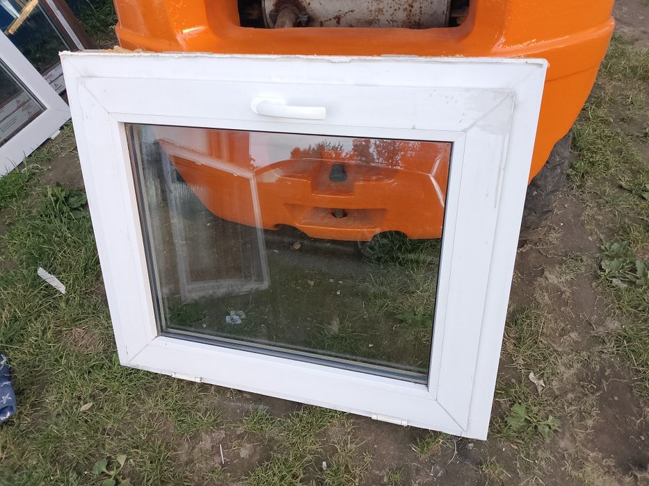 Okno 88x74 13szt białe uchylne plastikowe