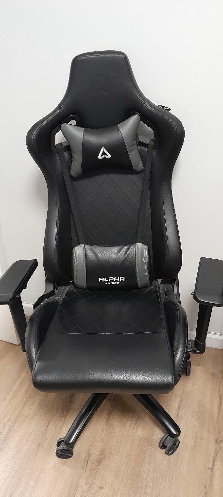 Mesa + cadeira gaming