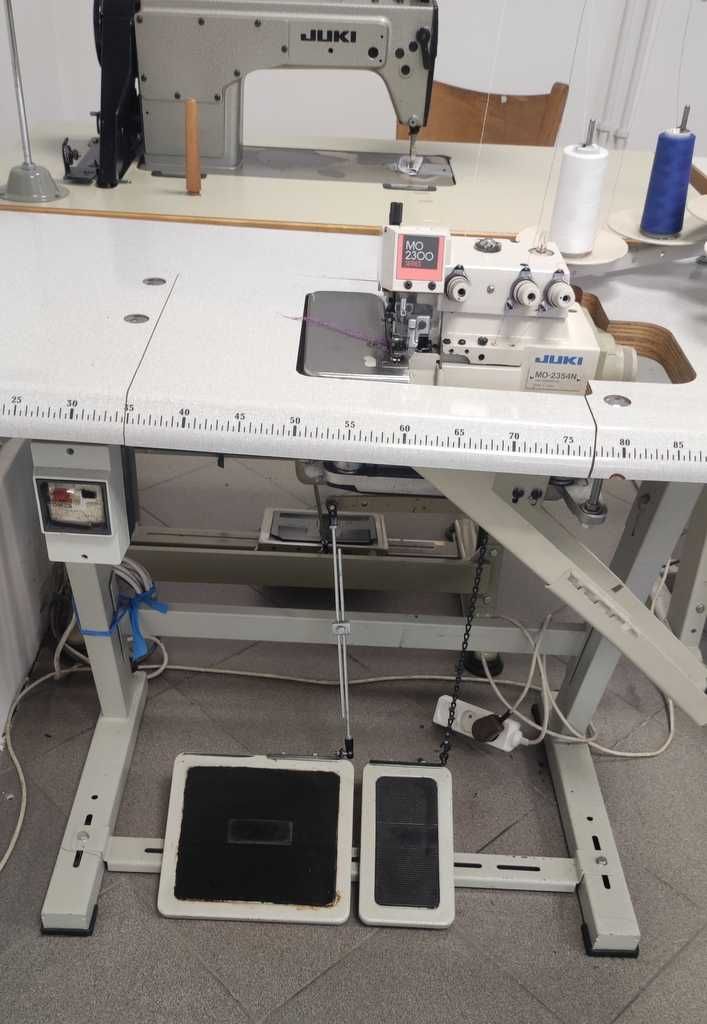 Overlock  JUKI - 3 nitkowy