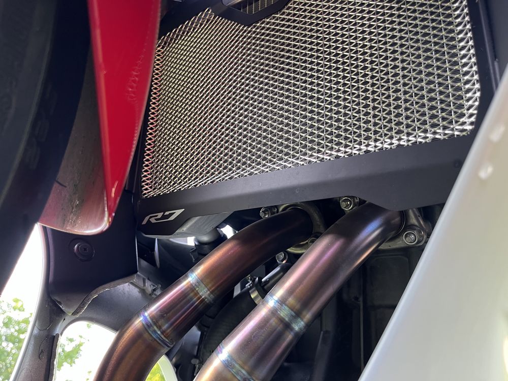 Спортбайк Yamaha YZF R7 2023 Akrapovic ямаха р7 мт-07 мт-09
