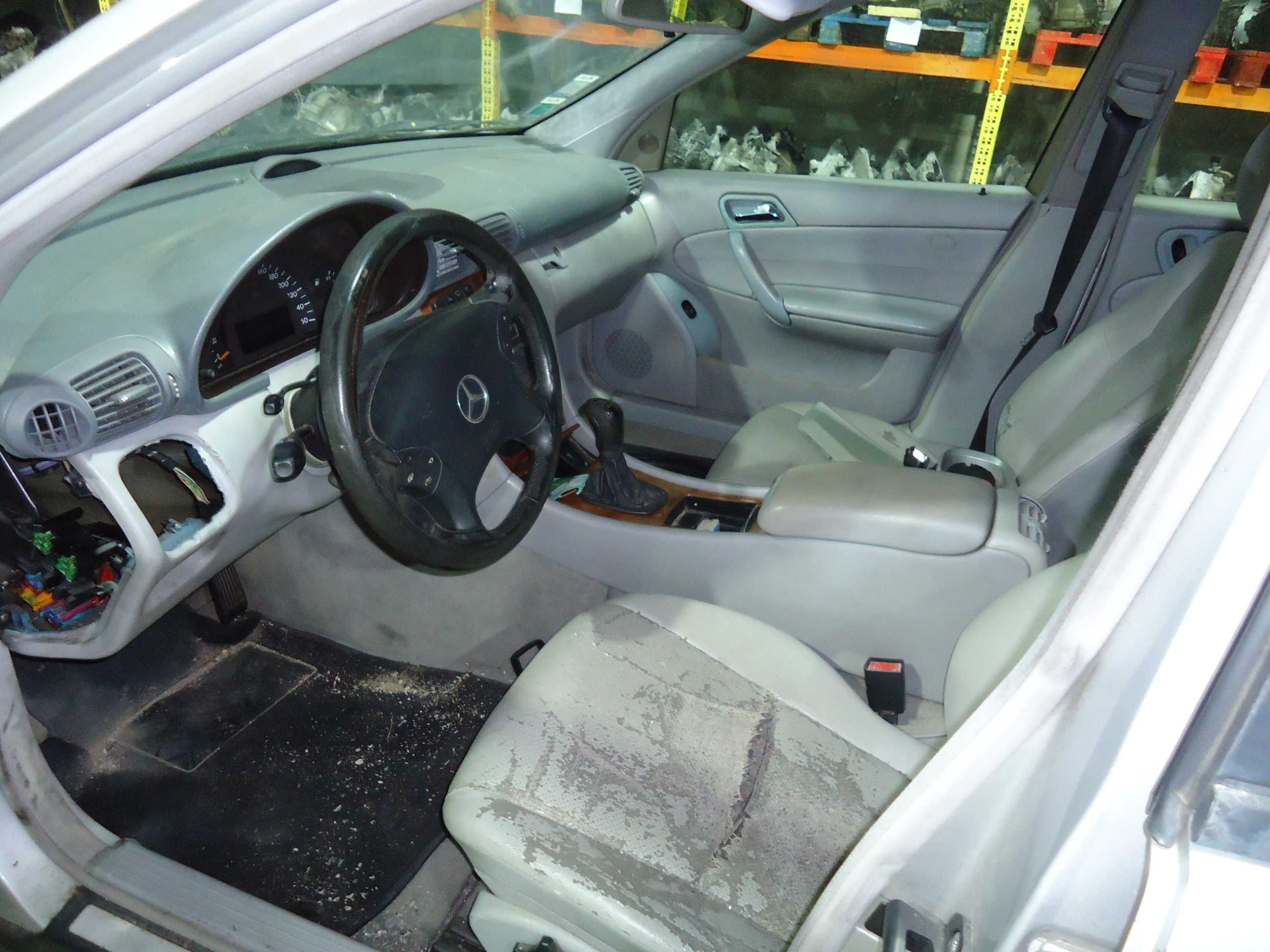Mercedes C 200 Kompressor Sw de 2002 só ás peças