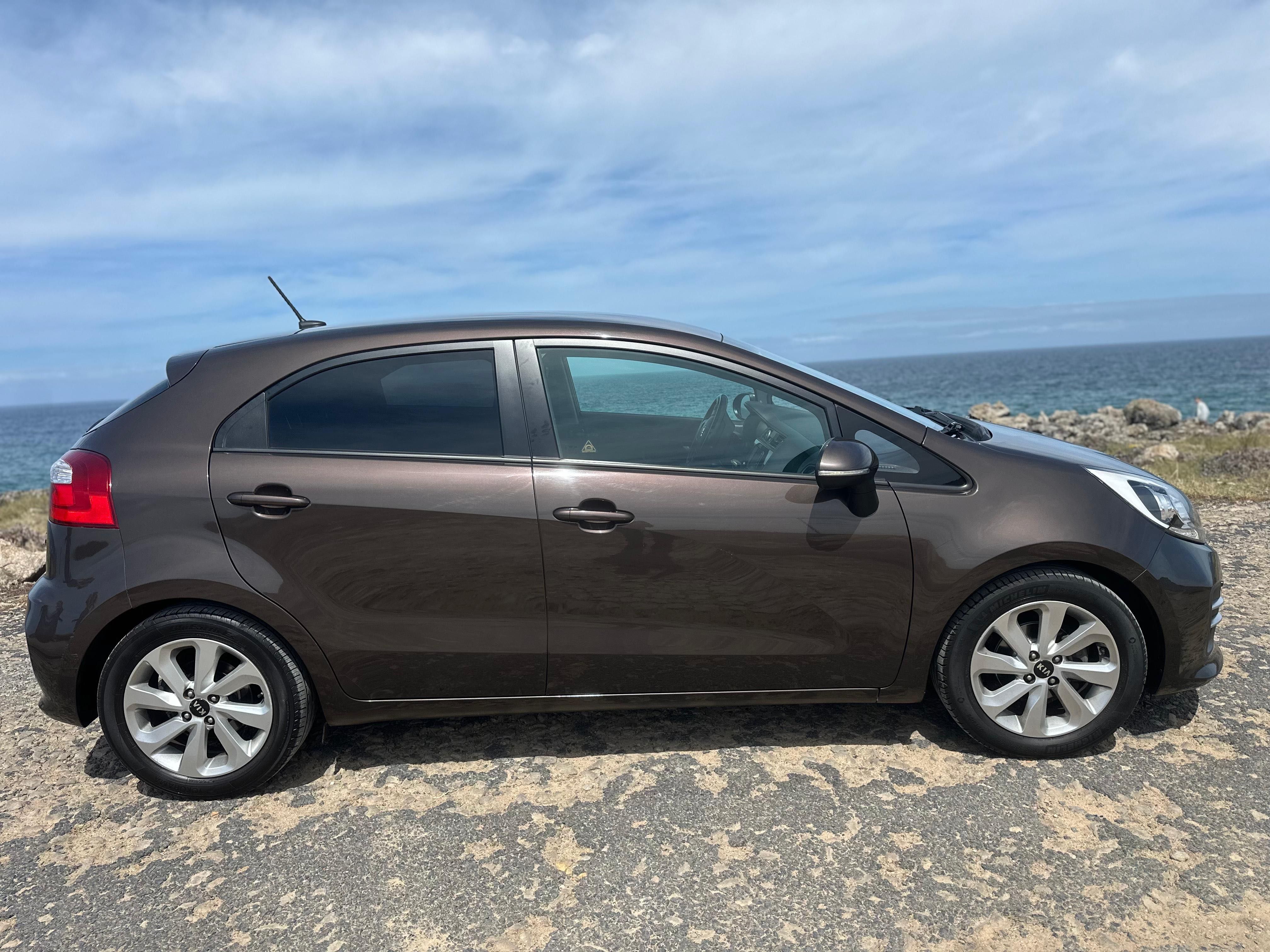 Kia Rio 2016 – Gasolina. Impecável! Único Dono – Como Novo!