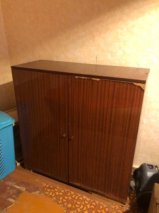 Старі, але міцні меблі - безкоштовно