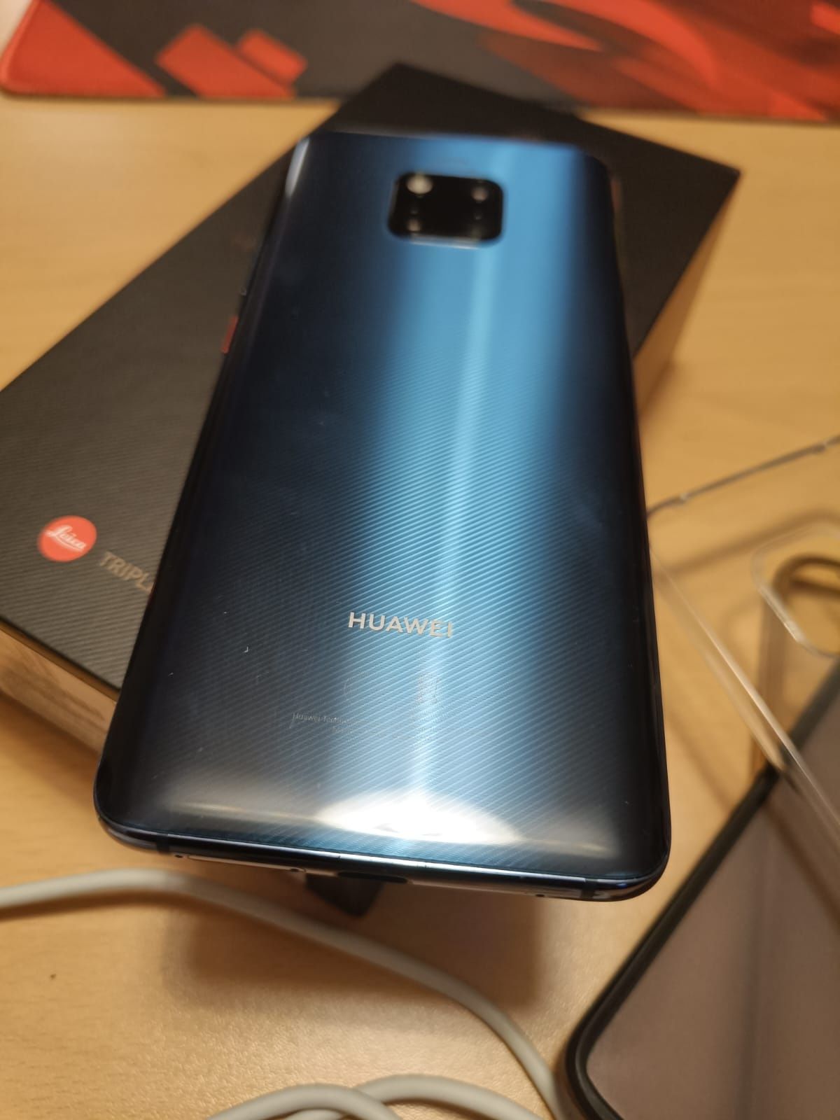 Telemovel Huawei Mate 20 pro + carregador wireless