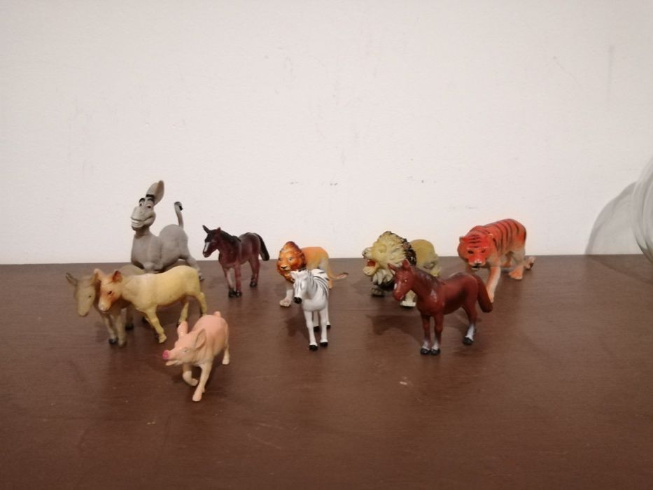 Brinquedos Animais Médios Colecção