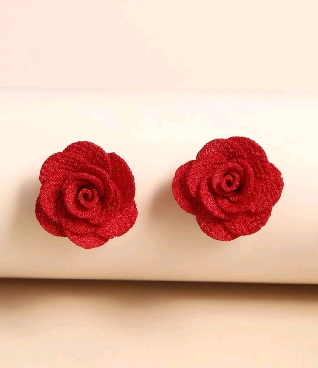 Kolczyki sztyfty czerwone materiałowe kwiaty