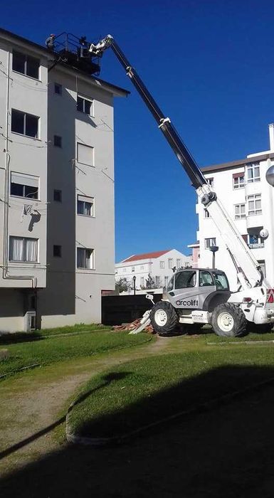 Aluguer de Empilhadores Telescópicos MANITOU!