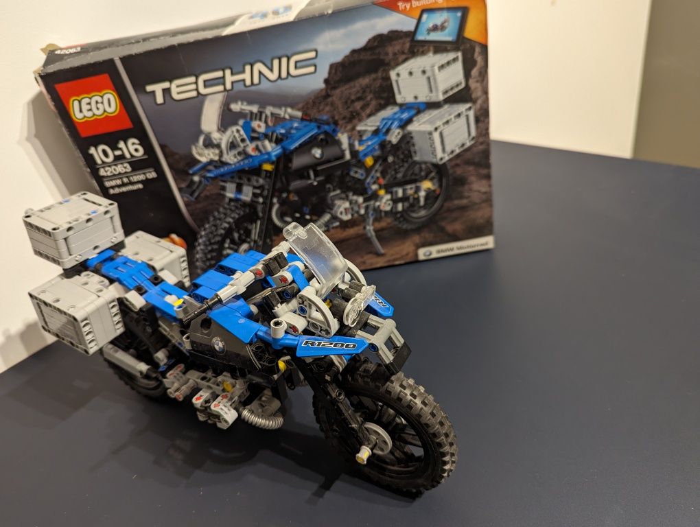 Lego Technic 42063 BMW R 1200 GS Adventure.