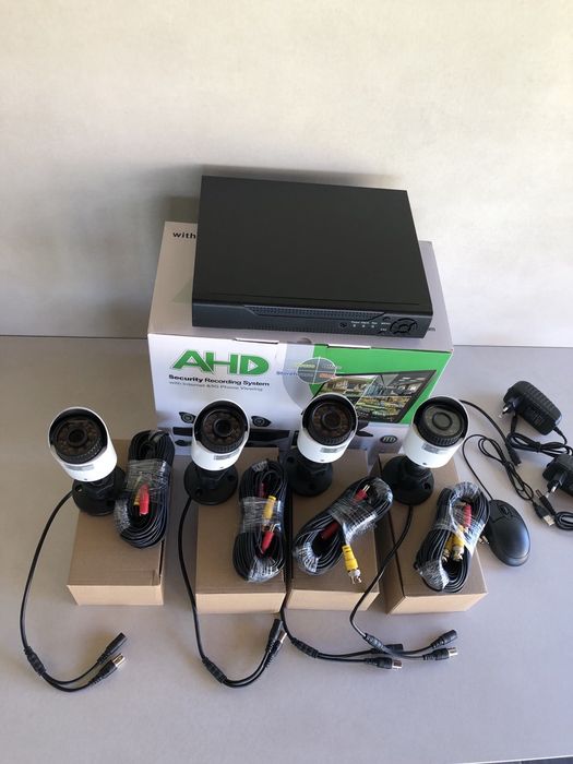 Камера відеоспостереження на 4 камери з реєстратором відеонагляду HD