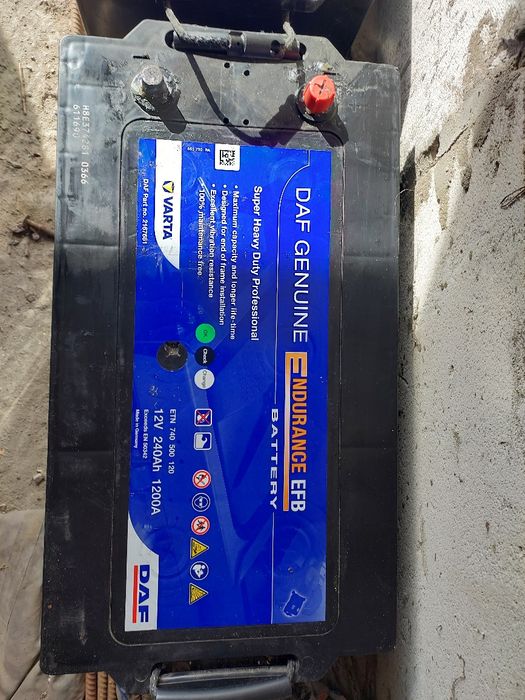 Продам два аккумулятора Даф