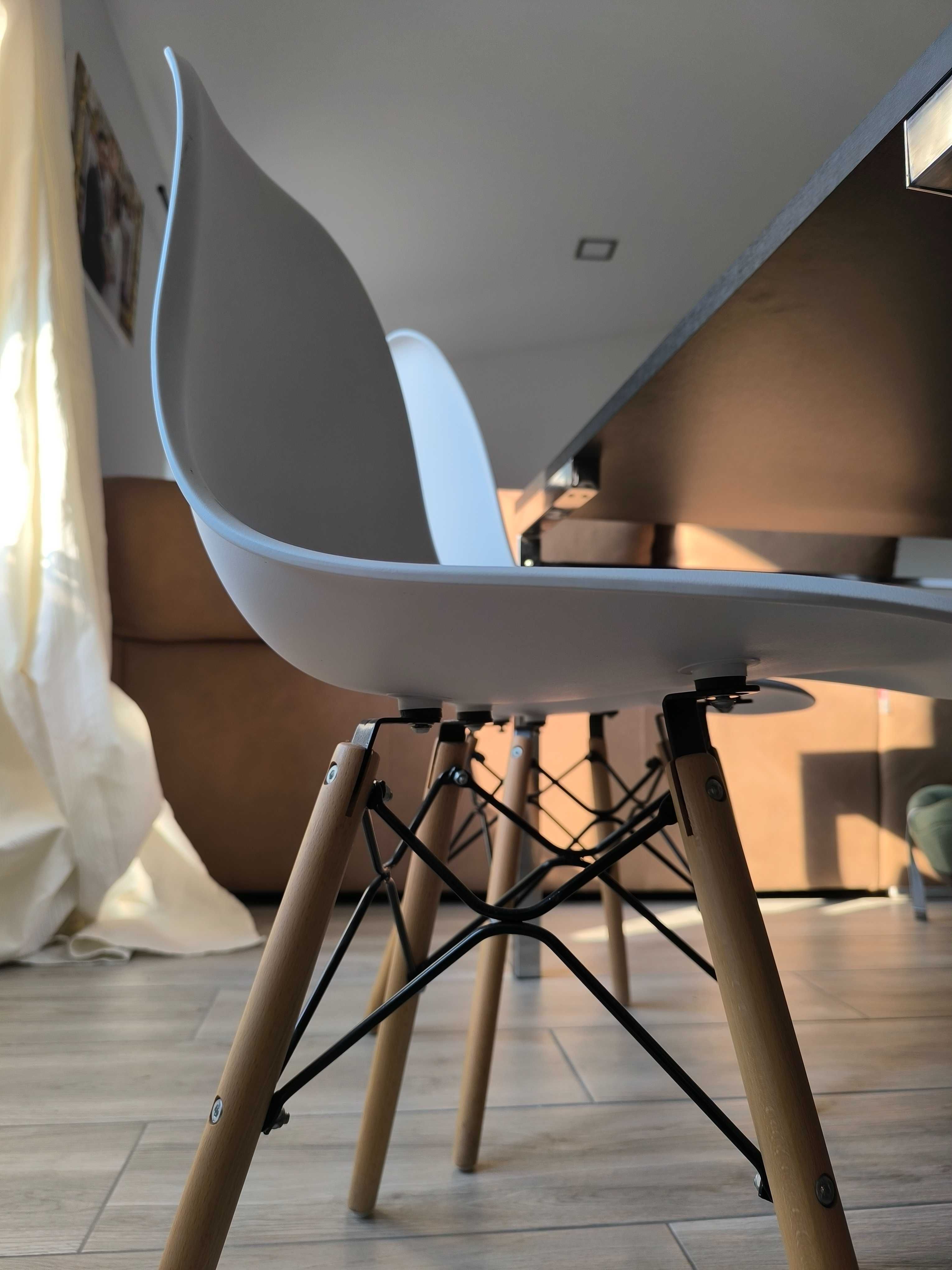 Conjunto de mesa mais 4 cadeiras