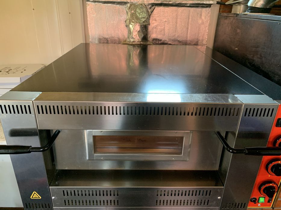 Продам газову піч для піци GGF G6 (італія).